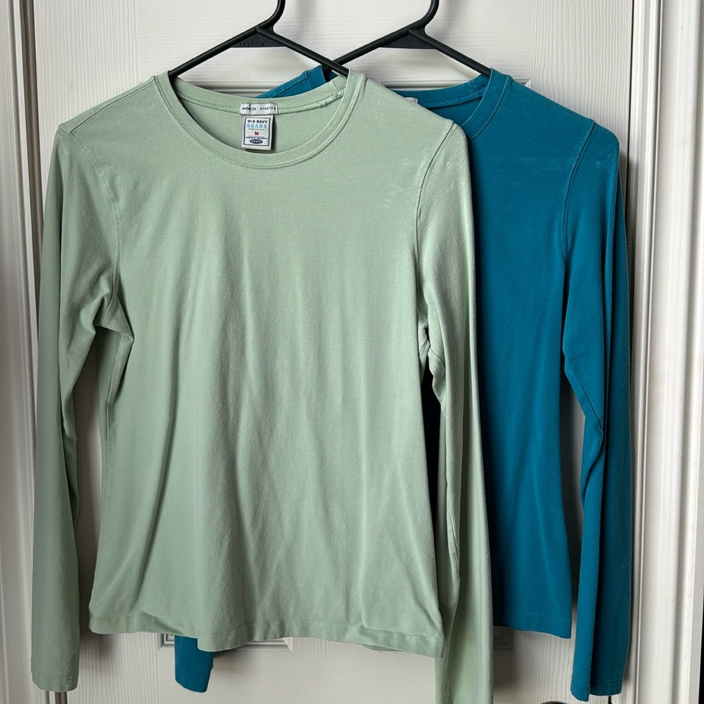 Old Navy Long Sleeve Tee Shirt Bundle of 2